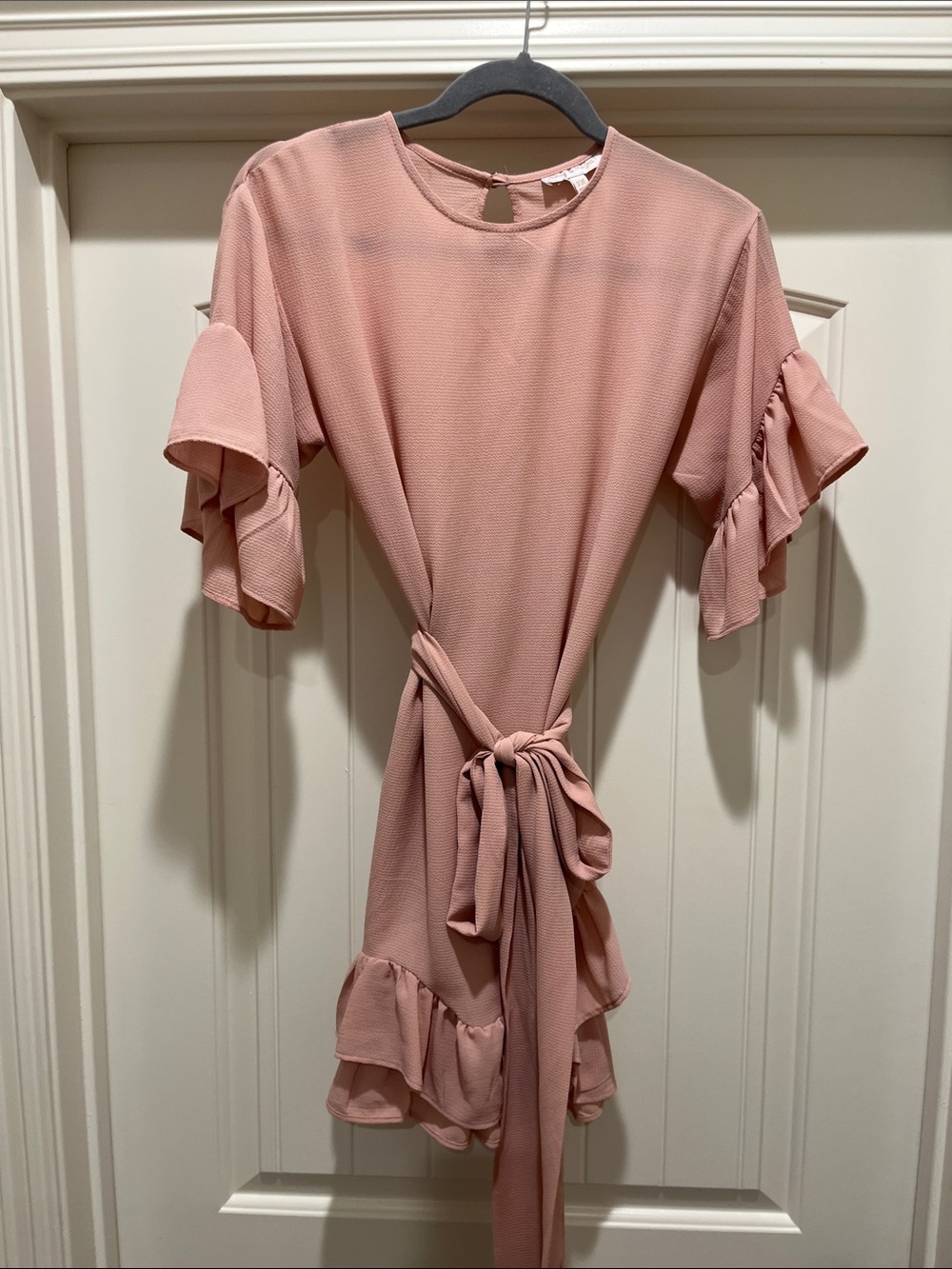 Mary & Mabel Ruffle Detail Dress in Dusty Pink